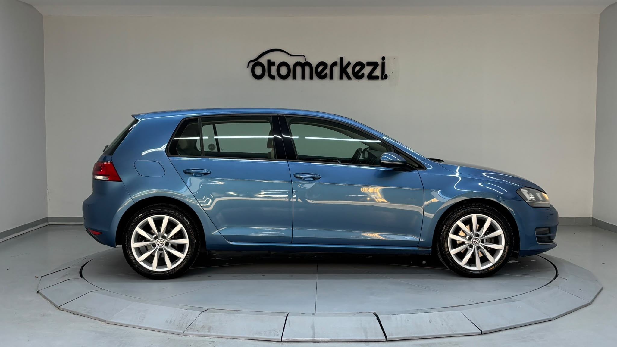 VOLKSWAGEN GOLF 6